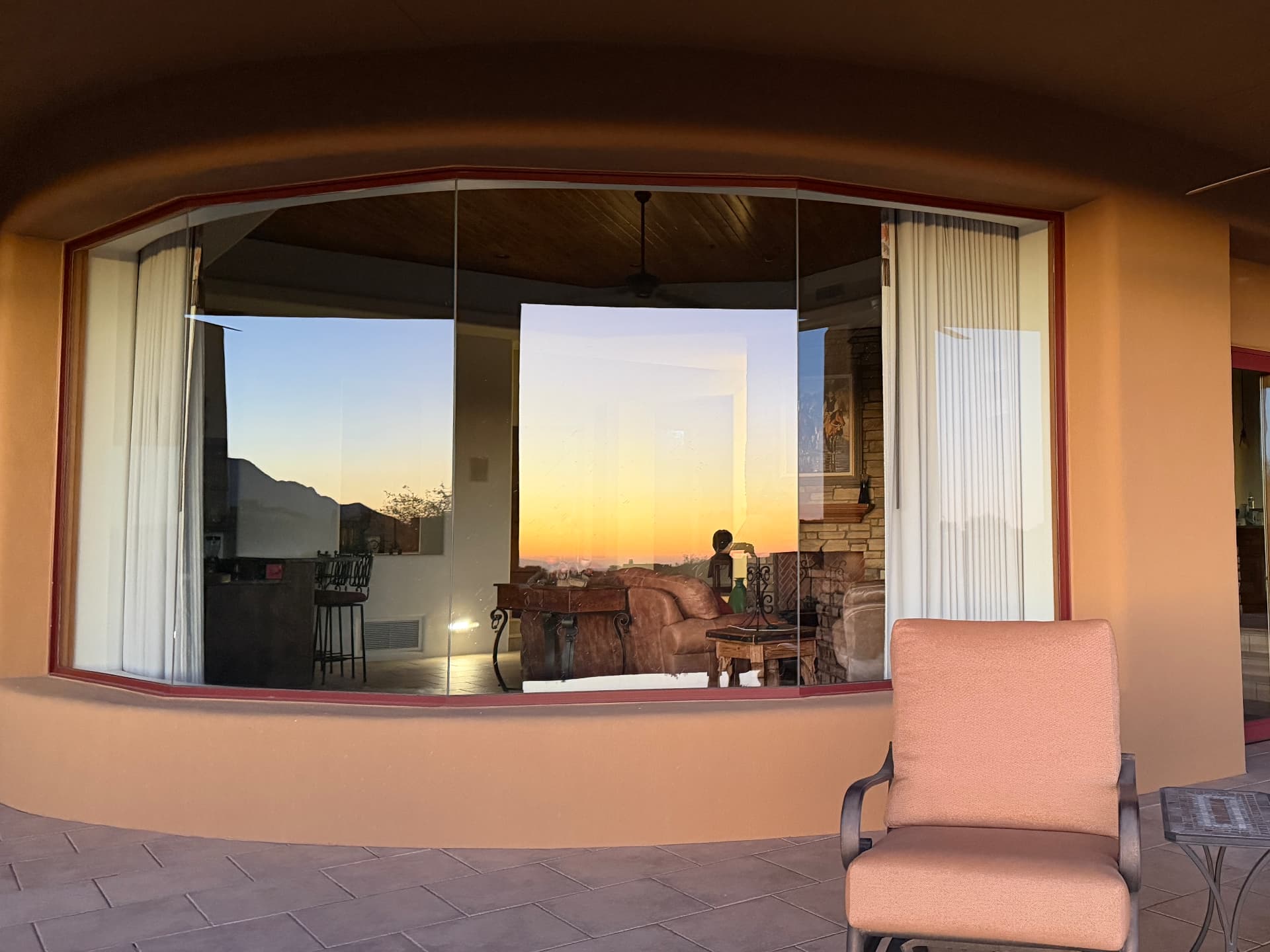 Streak-free patio glass at sunset in Paradise Valley, Arizona