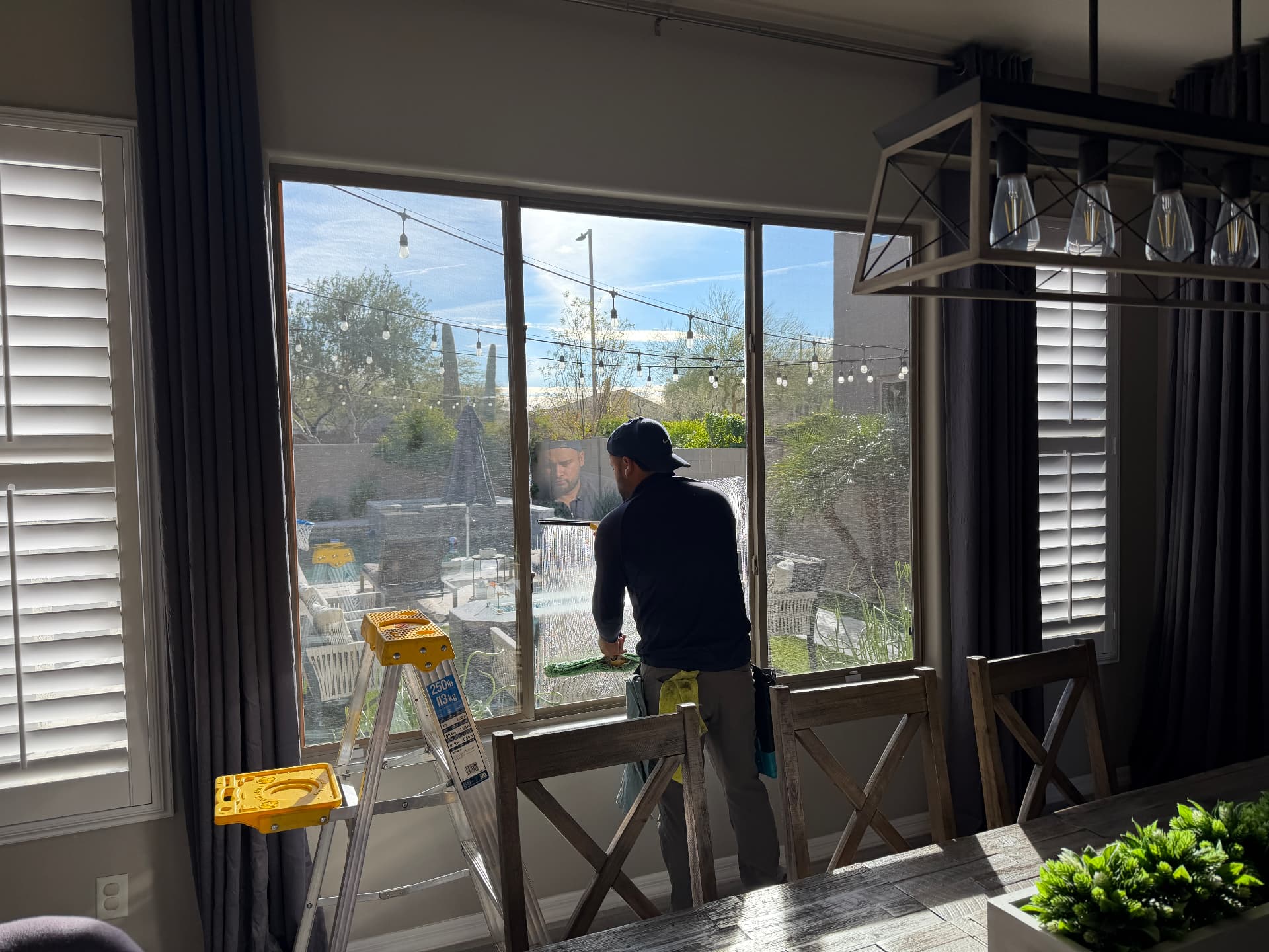 Interior window cleaning in a Phoenix, Arizona home